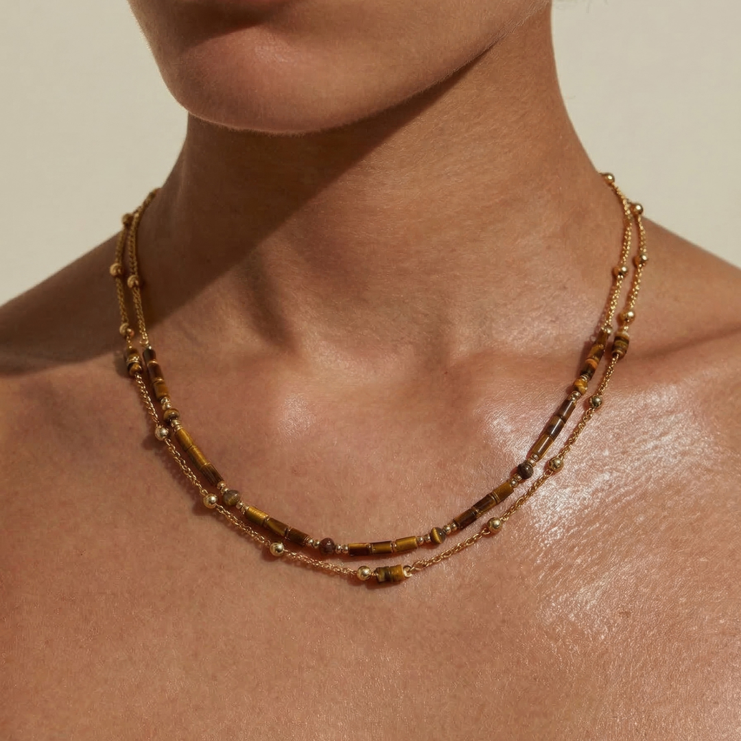 Collar Dorado con Cuentas Marrones