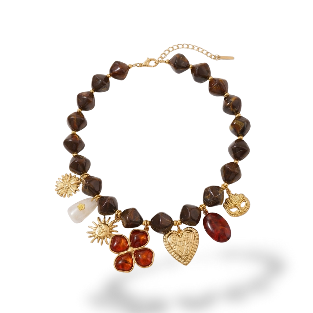 Collar de Perlas Oscuras con Charms