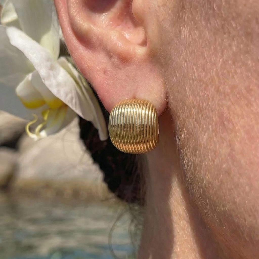 Pendientes Dorados Texturizados Cuadrados