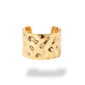 Pulsera Cuff Dorada Texturizada