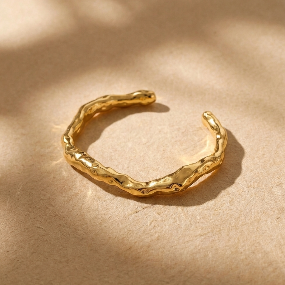 Pulsera dorada texturizada